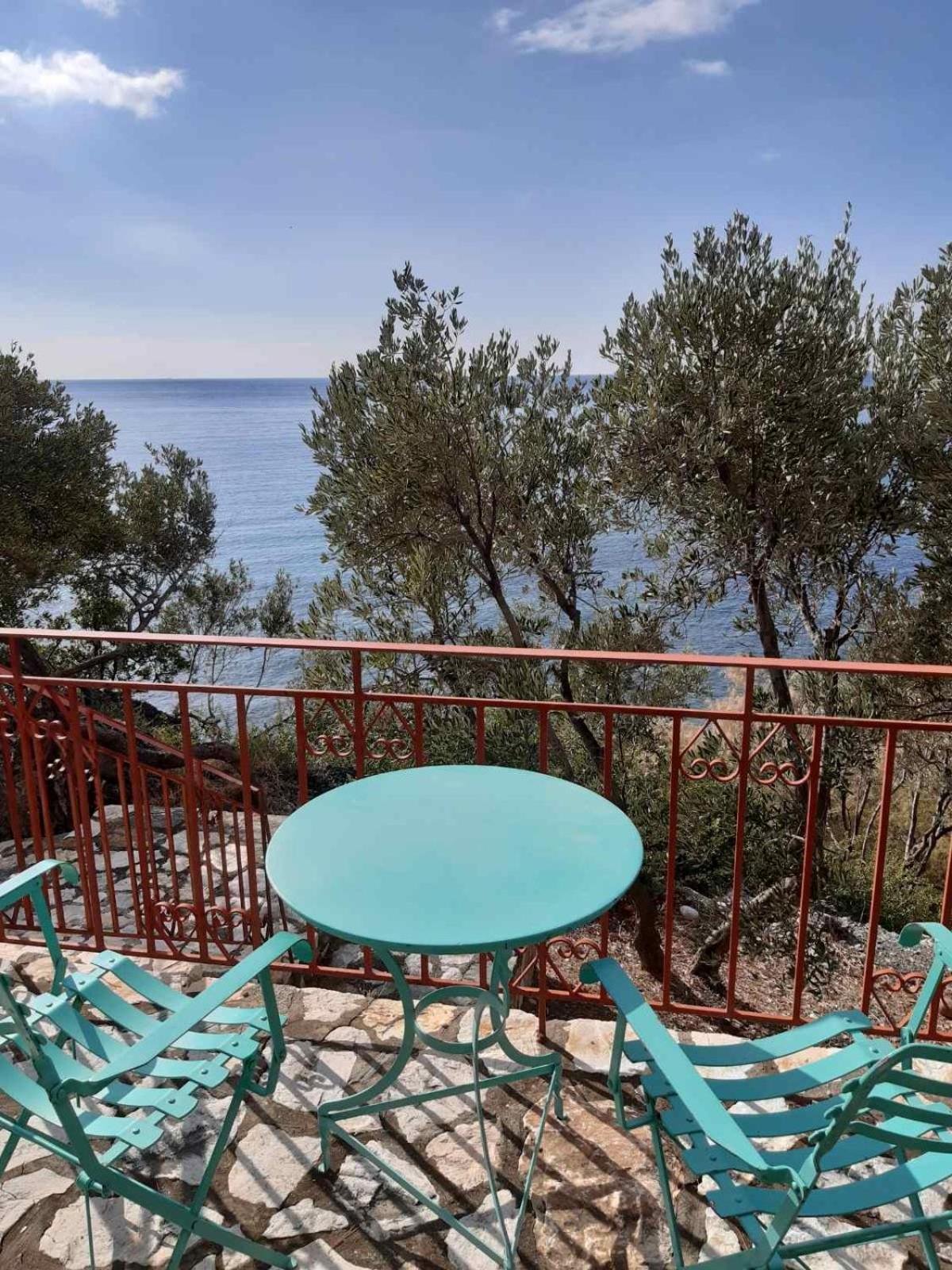 Δωμάτια Κόκκινος Πύργος Plomari Exterior foto