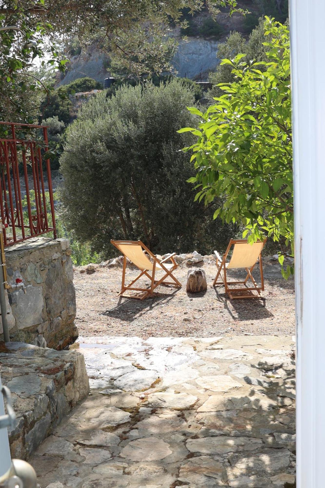 Δωμάτια Κόκκινος Πύργος Plomari Exterior foto