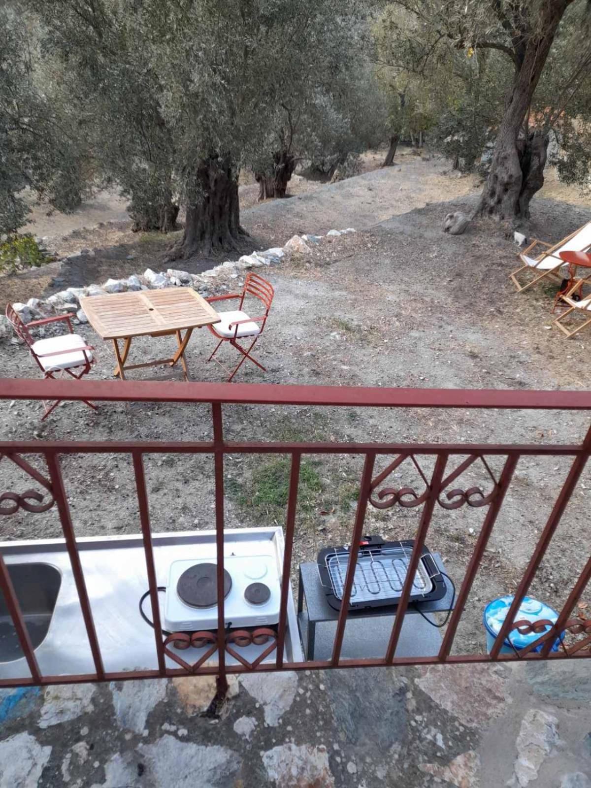 Δωμάτια Κόκκινος Πύργος Plomari Exterior foto